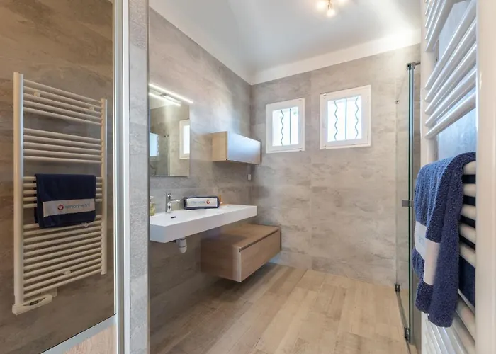 Lou Niou By Interhome Saint-Tropez